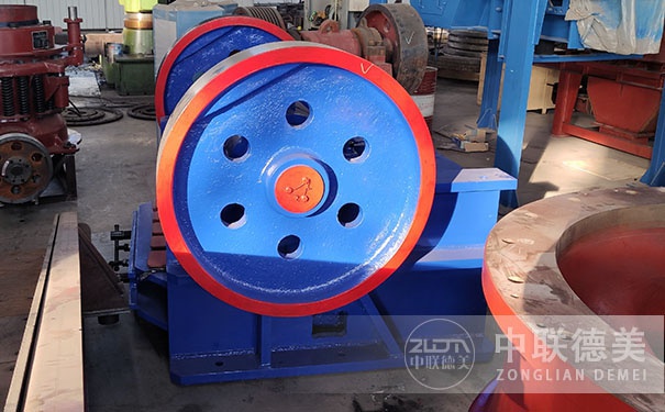 移動(dòng)破碎機(jī)哪里好,哪里有賣的？