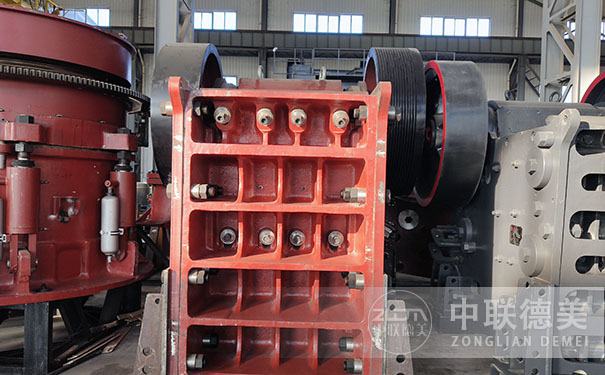 液壓圓錐破碎機主軸系統(tǒng)結(jié)構(gòu)圖