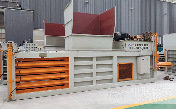 200噸半自動廢紙打包機(jī)