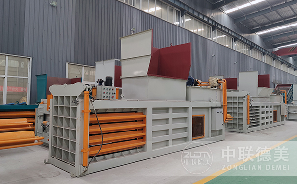 專業(yè)礦泉水瓶打包機