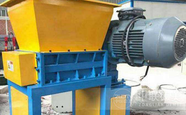 廢舊家具撕碎機(jī)