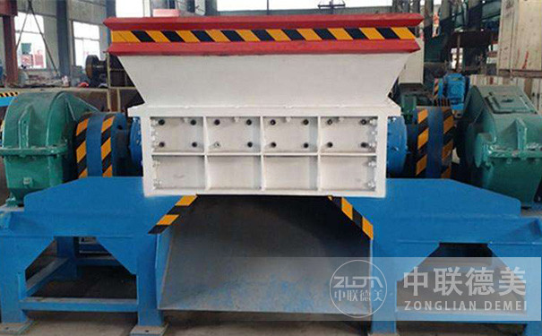 廢舊家具撕碎機(jī)